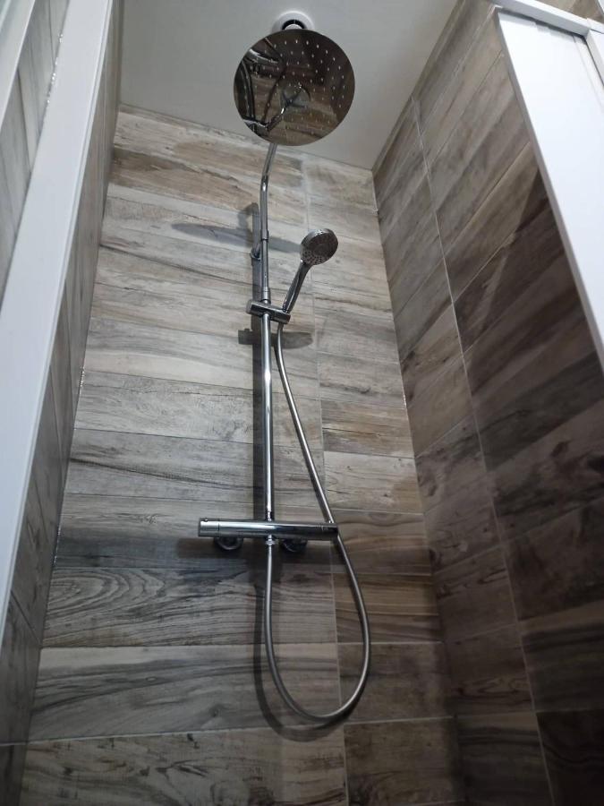Le Madison 1 Apartment ชาโตรูซ์ ภายนอก รูปภาพ